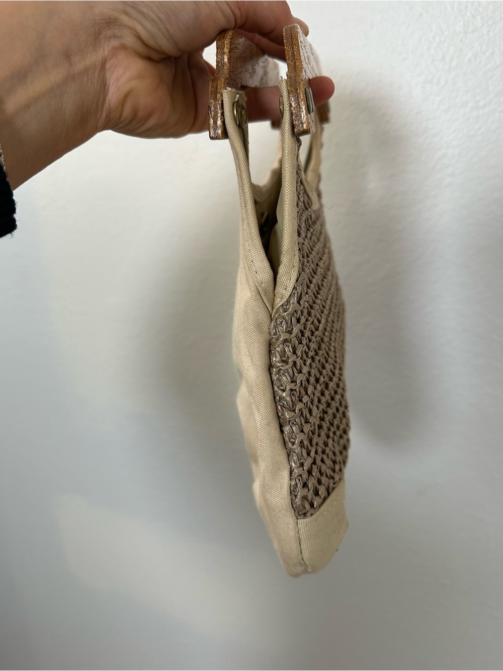 Vintage 70's Biege Raffia Woven Fabric Combo Wooden Top Handle Small Hand Bag - Picture 5 of 13